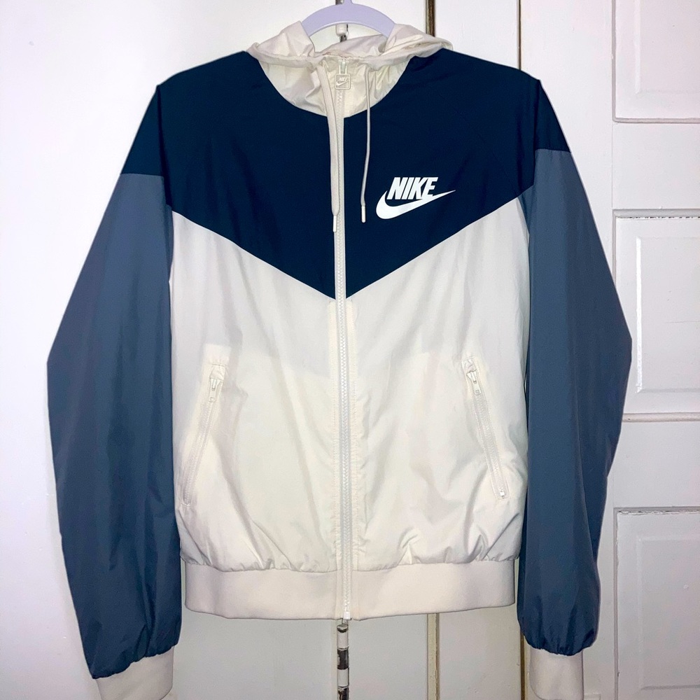 Women’s Nike windbreaker jacket NWOT